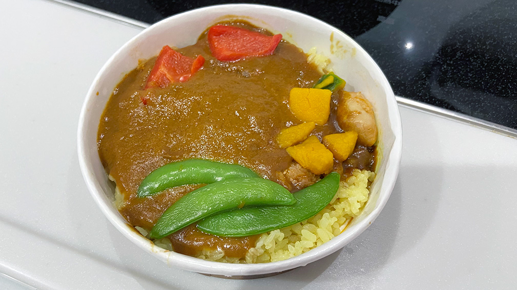 コープデリ 彩り野菜の入ったごろっとチキンカレー 温め後