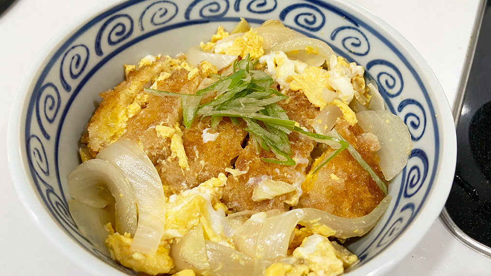 コープデリ レンジでサクッとロースとんかつ カツ丼