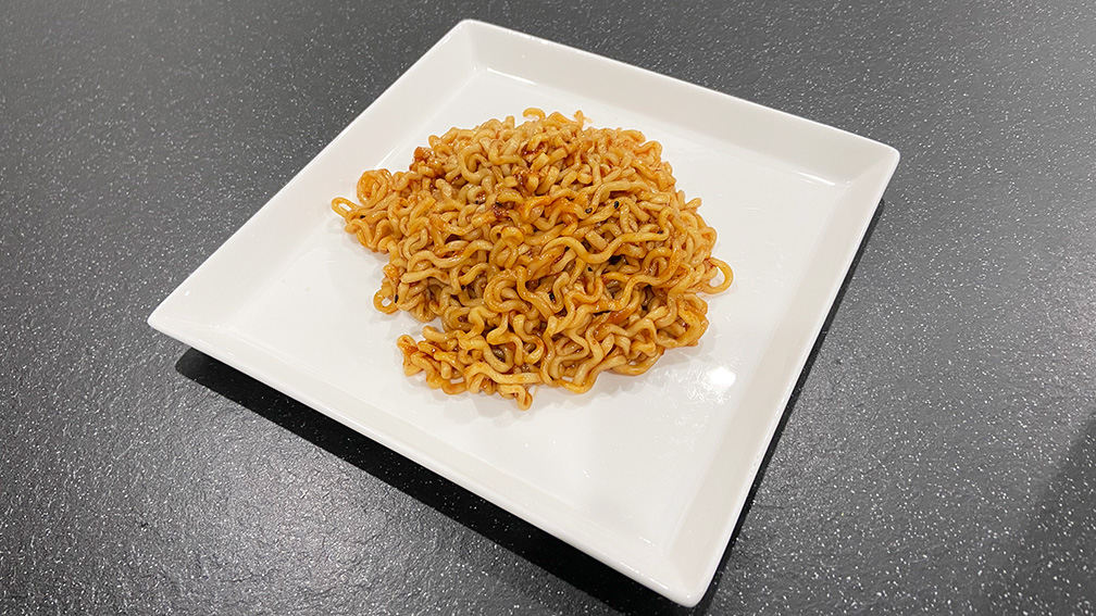 ヤンニョムチキン味ブルダック炒め麺