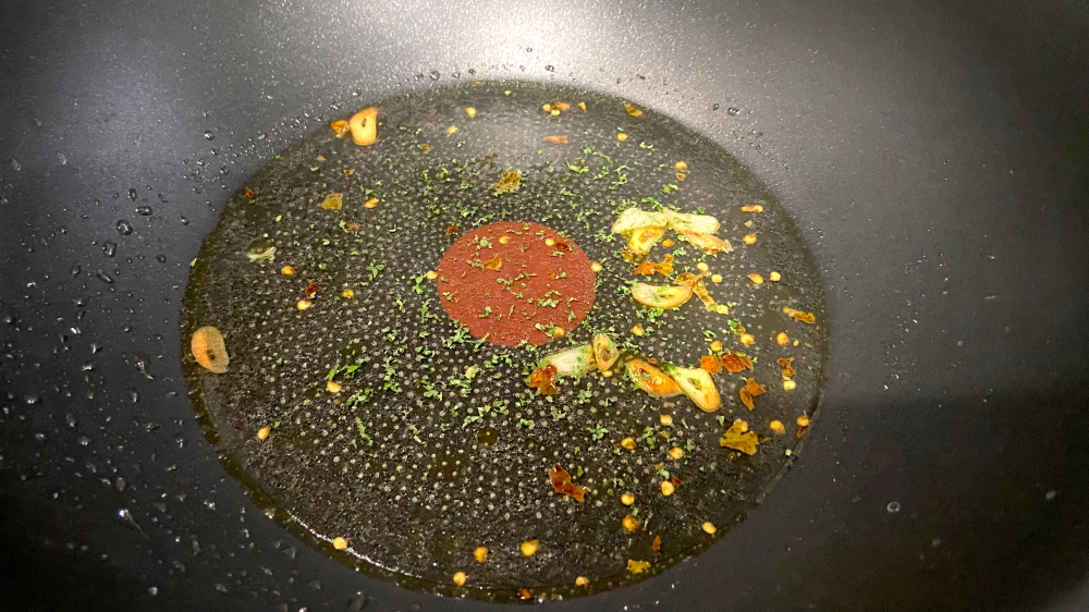ペペロンチーノを作る