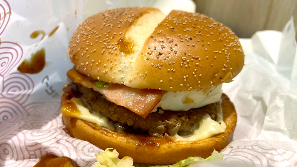 サムライマック 炙り醤油風 たまごベーコン肉厚ビーフ