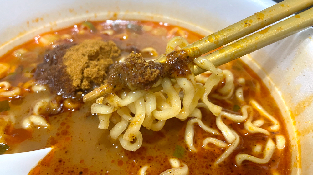 辛辛魚 カップ麺