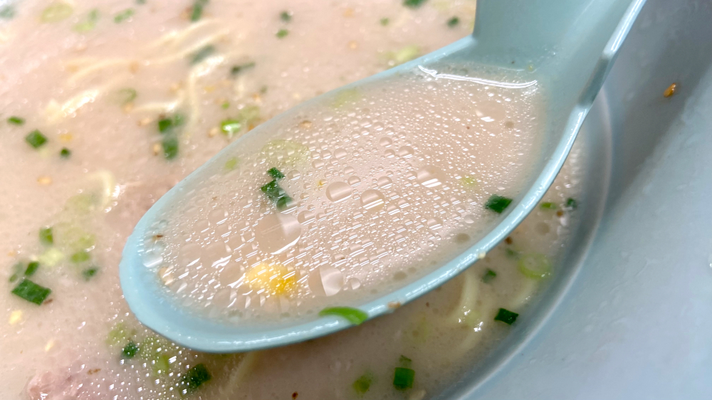 山岡家朝ラーメンのスープ