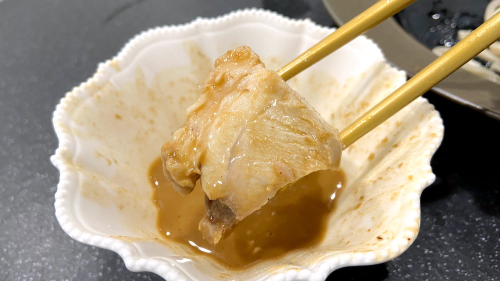 チャーシューをつけて